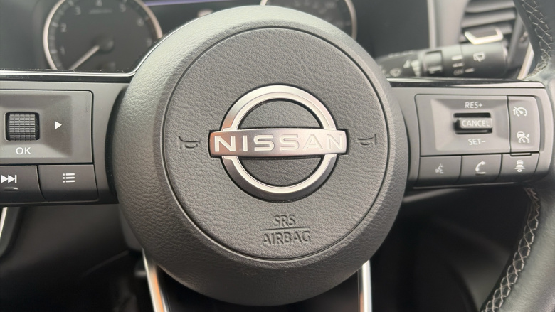 Nissan Qashqai 1.3 DiG-T MH Acenta Premium 5dr Petrol Hatchback